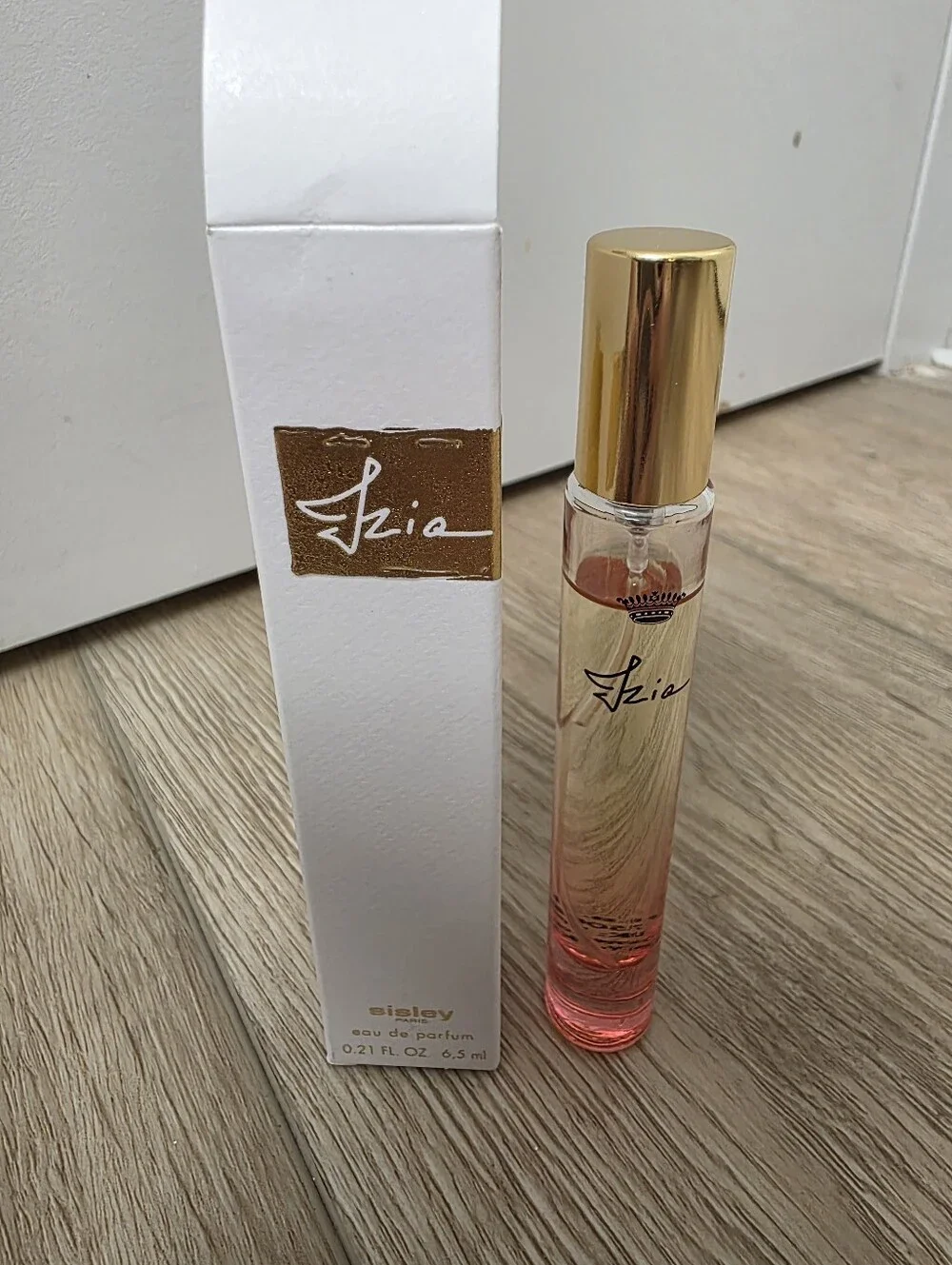 Sisley compact rollerball